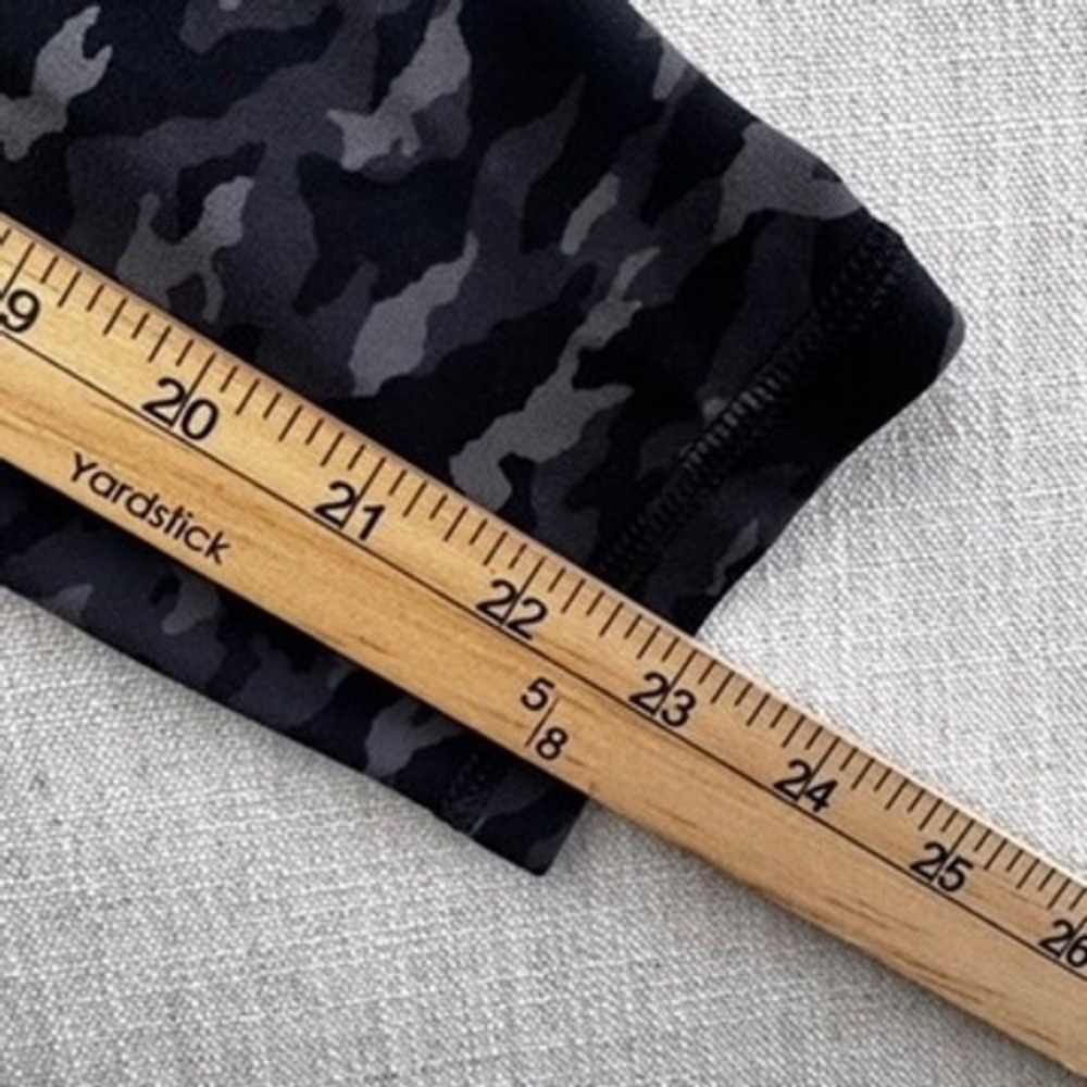 Athleta Salutation Stash Pocket II‎ Printed 7/8 Tight Camo Leggings Grey Black M - Picture 10 of 15